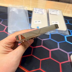 iPhone 14 Pro Max cũ khung viền trên thực tế tại Tốt Phone Dĩ An